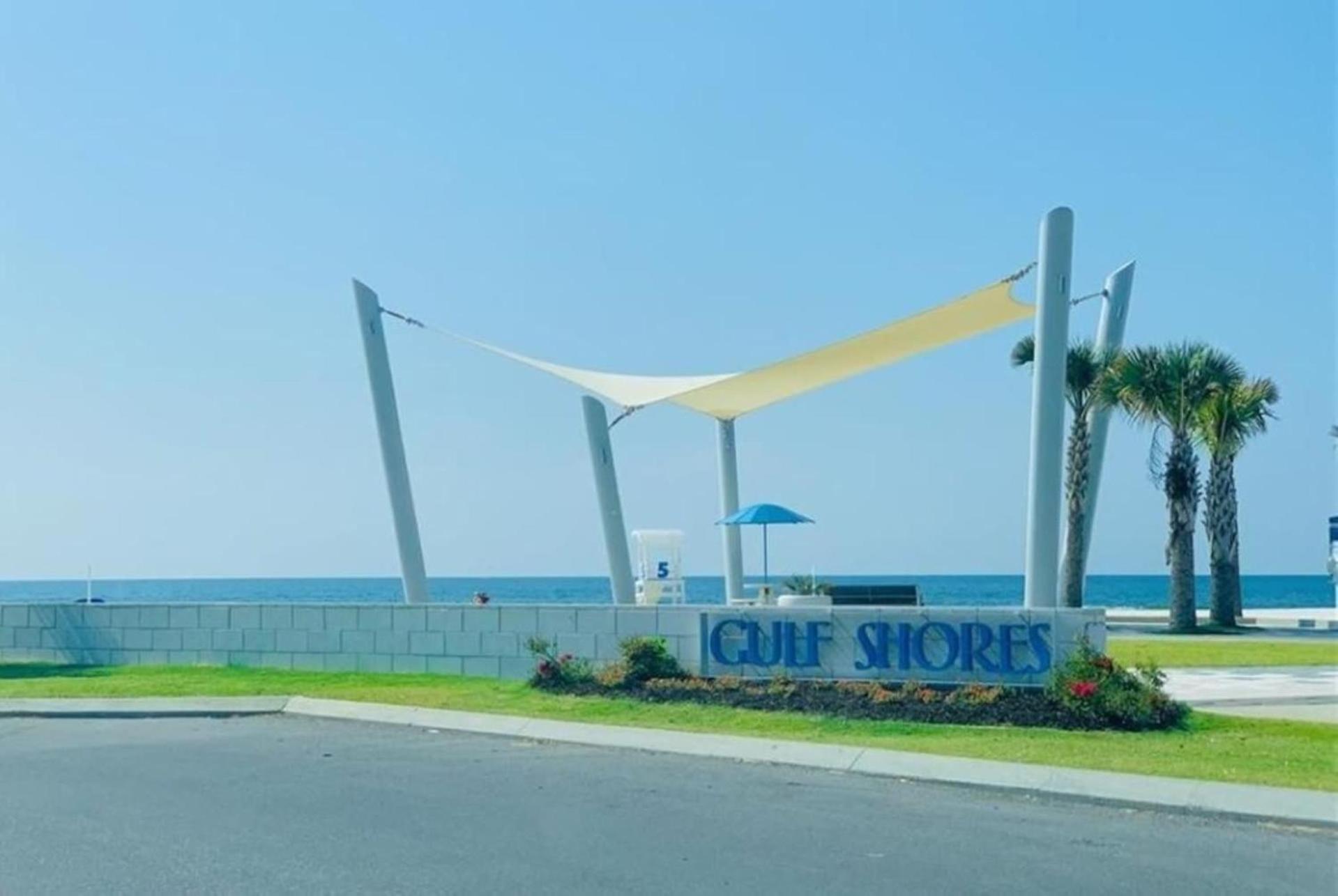 The Beach Is Only Steps Away غولف شورز المظهر الخارجي الصورة